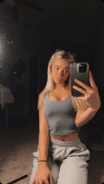 Full leaked Livvy dunne private photo