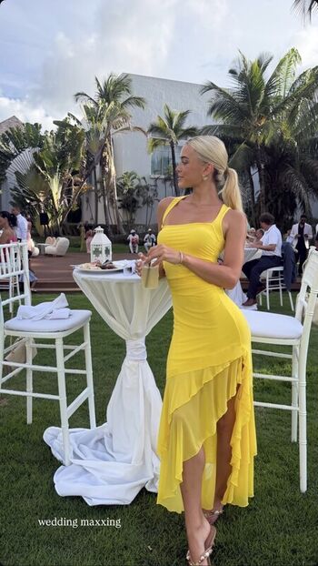 Full leaked Livvy dunne private photo