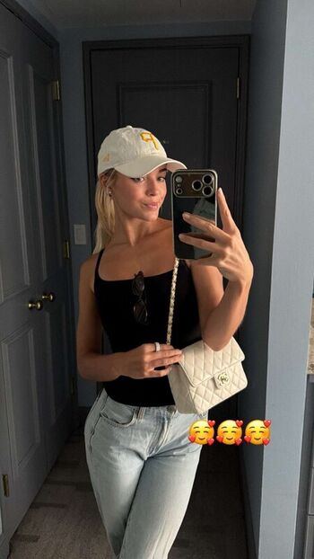 Full leaked Livvy dunne  page private photo