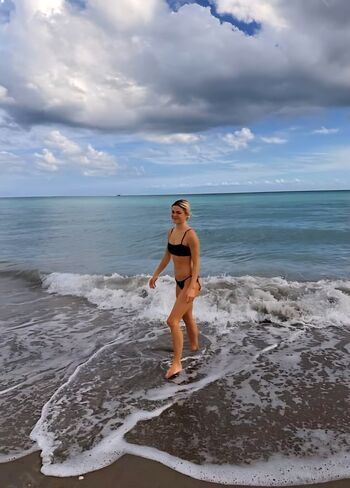 Full leaked Livvy dunne private photo
