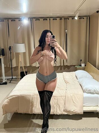 Full leaked Liz private photo