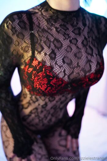 Full leaked Lizzie le strange private onlyfans photo