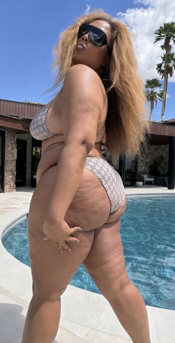 Full leaked Lizzo private photo
