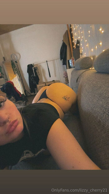 Full leaked Lizzy cherry page private onlyfans photo