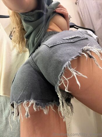Full leaked Lizzy vixxen private photo