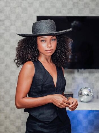 Full leaked Logan browning page private photo