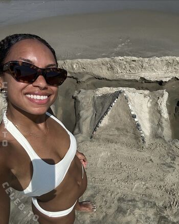 Full leaked Logan browning page private photo