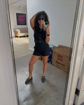 Full leaked Logan browning private photo