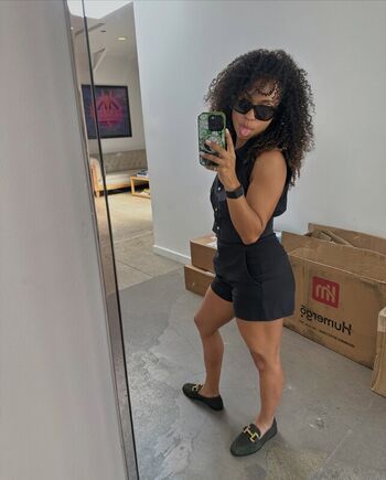 Full leaked Logan browning private photo