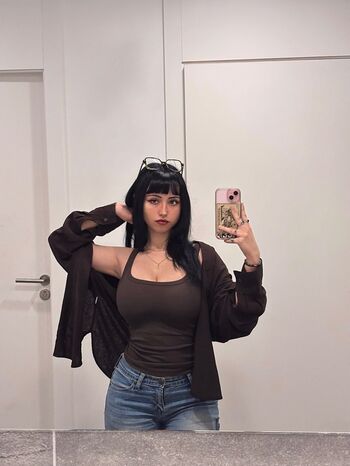 Full leaked Lois dbt private photo