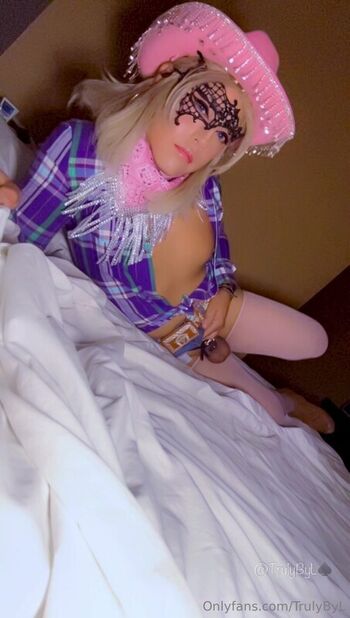 Full leaked Lola crystals private photo