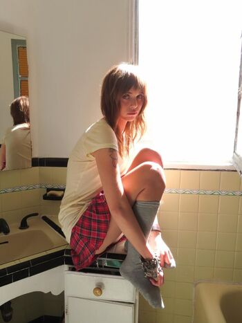 Full leaked Lolabllue private onlyfans photo