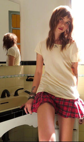 Full leaked Lolabllue private onlyfans photo