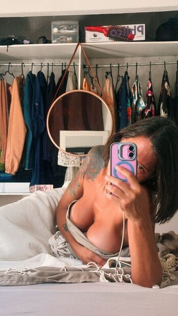 Full leaked Lolygils private photo