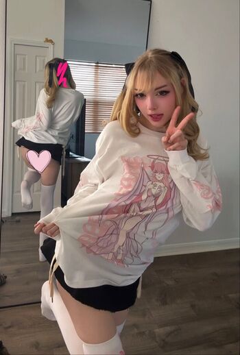 Full leaked Lolyomie private photo