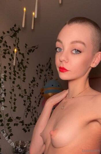 Full leaked Loonicorn private onlyfans photo