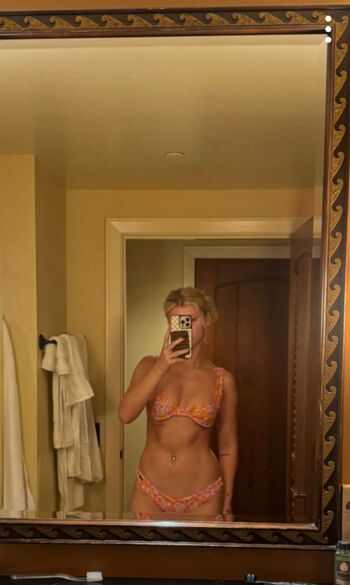 Full leaked Loren gray page private onlyfans photo