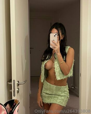 Full leaked Lorenapeach private photo