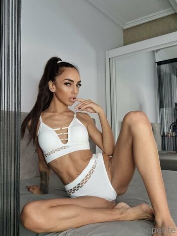 Full leaked Lorenpetite private photo