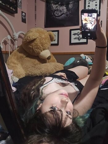 Full leaked Loserbunni private photo