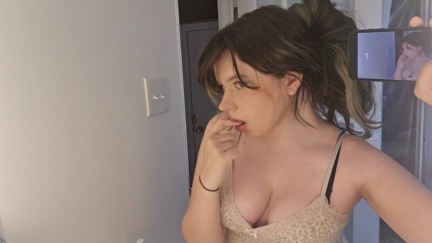 Full leaked Loserbunni private photo
