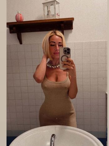 Full leaked Lottie gio private photo