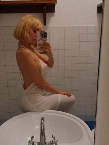 Full leaked Lottie gio private photo
