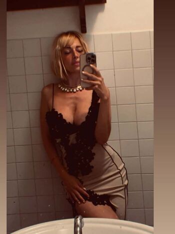 Full leaked Lottie gio private photo