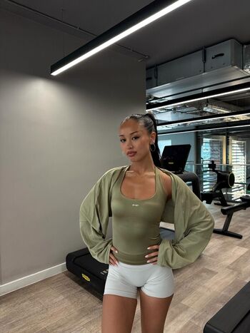 Full leaked Lottie hutton page private photo