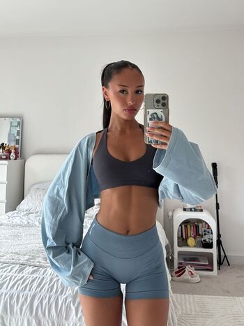 Full leaked Lottie hutton private photo