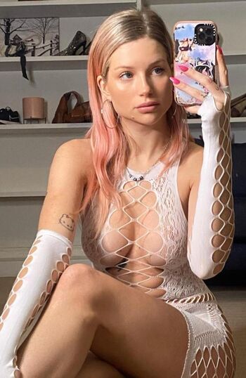Full leaked Lottie moss private photo