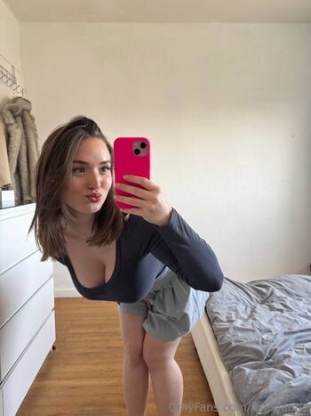 Full leaked Louane private photo