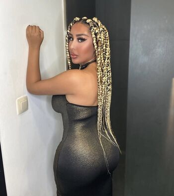 Full leaked Loubna private photo