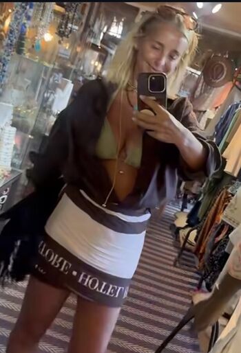 Full leaked Louise redknapp private photo