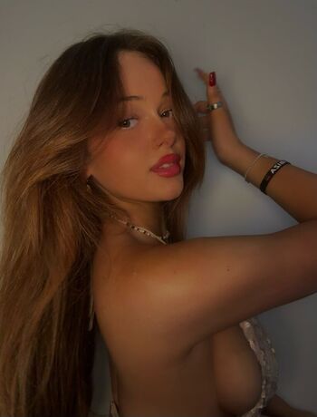 Full leaked Louiselaingx private photo