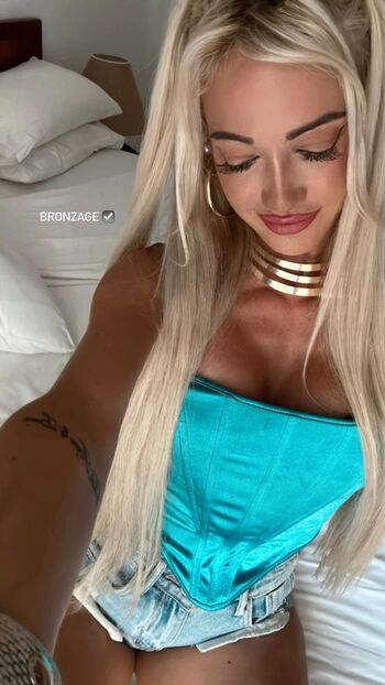 Full leaked Loukaki page private photo