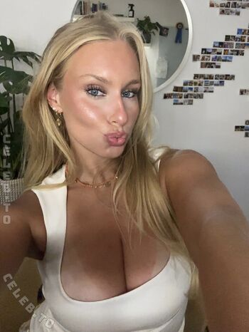Full leaked Loulou fbl page private onlyfans photo
