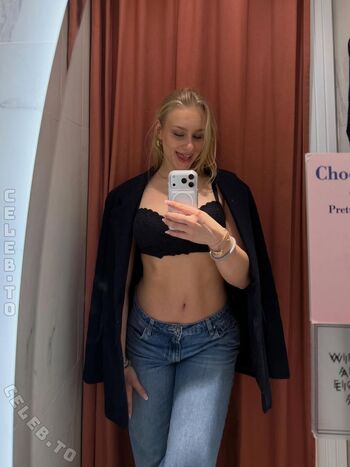 Full leaked Loulou fbl private onlyfans photo