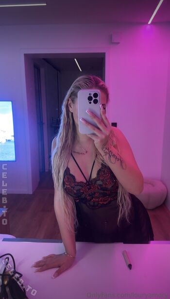 Full leaked Louryamory private photo