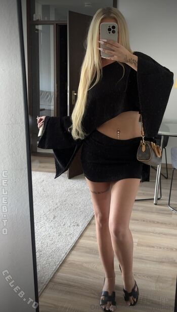 Full leaked Louryamory private photo