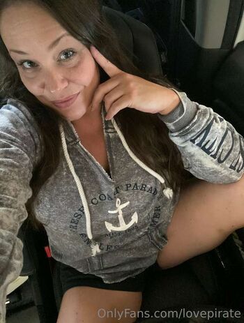 Full leaked Lovepirate private photo
