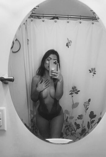 Full leaked Lovinlikelyssa page private photo