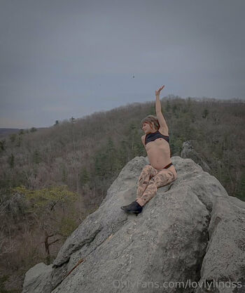 Full leaked Lovlylindss private photo