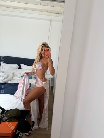 Full leaked Luana vjollca private photo