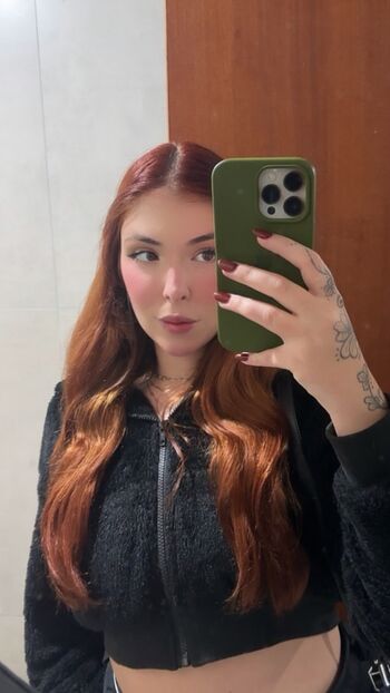 Full leaked Lubertolla private onlyfans photo