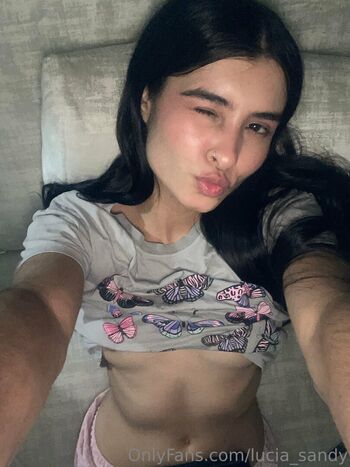 Lucia_sandy