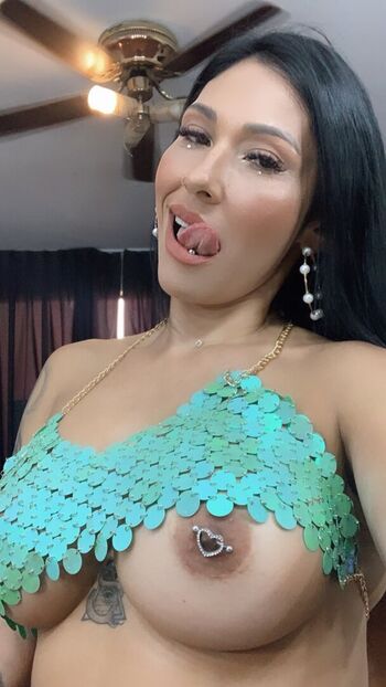 Full leaked Lucrativa private photo