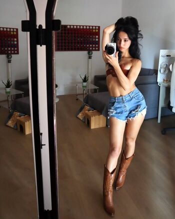 Full leaked Lucrelisa private photo