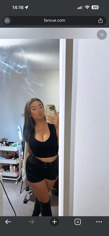 Full leaked Lucy fairwyn page private onlyfans photo