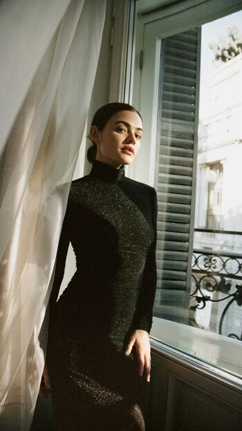 Full leaked Lucy hale private photo